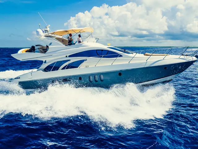 Azimut 58 ft